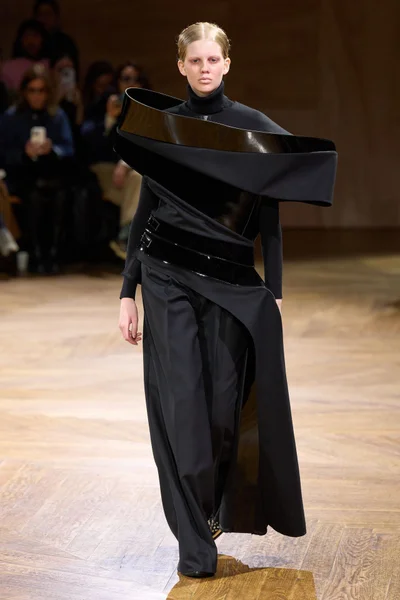 Look 37